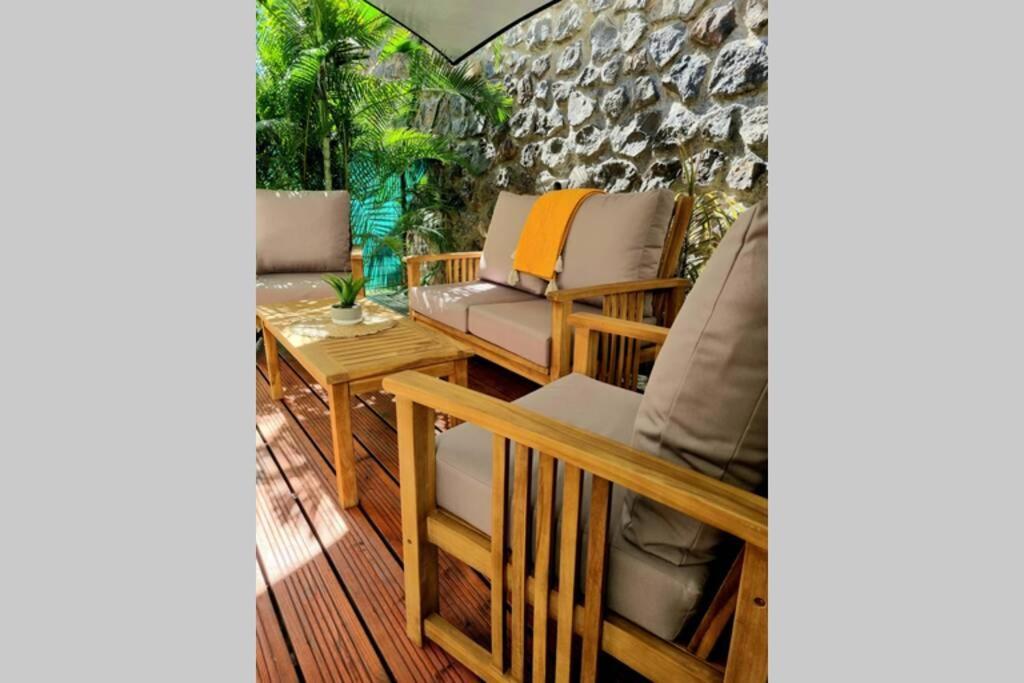L'Instant Evasion, Studio Avec Terrasse, Piscine ! Saint-Gilles-les-Bains Exterior photo