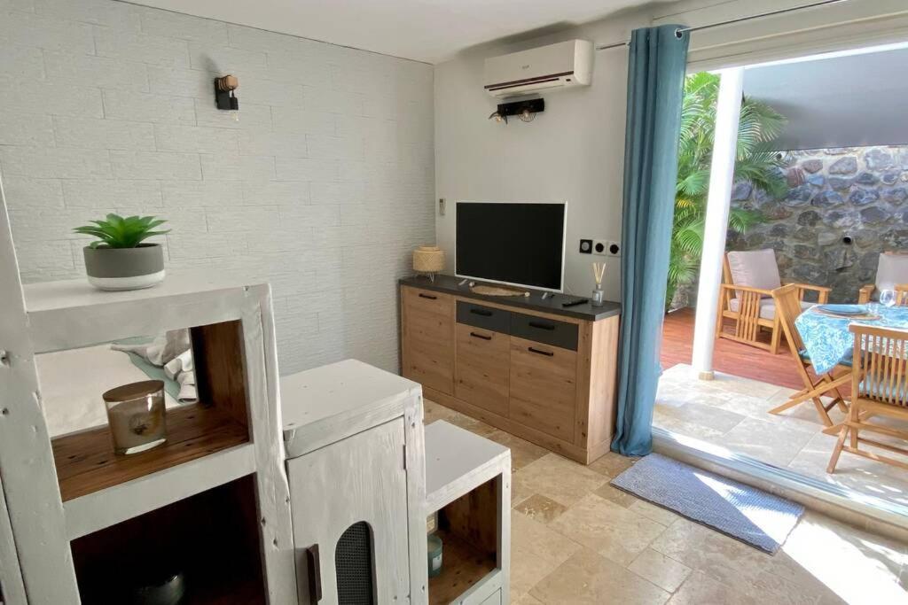 L'Instant Evasion, Studio Avec Terrasse, Piscine ! Saint-Gilles-les-Bains Exterior photo